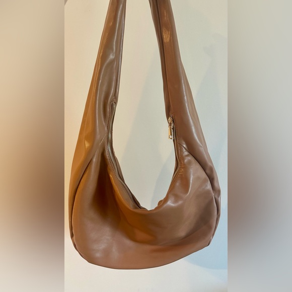 Anthropologie Timmie Faux-Leather Slouchy shoulder bag in tan - Picture 3 of 6
